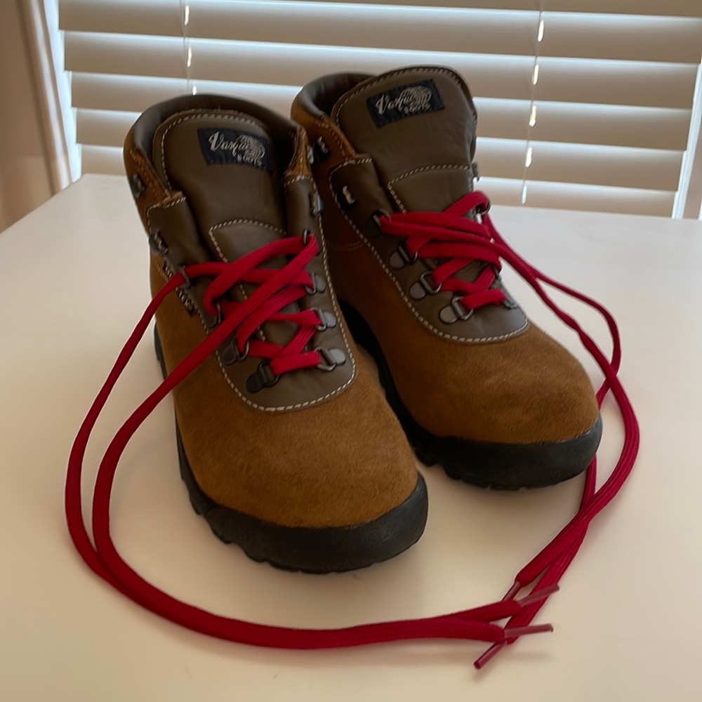 Vasque Sundowner leather GTX gore-tex hiking boot 9.5 NEW